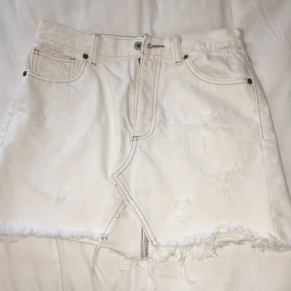 White denim skirt